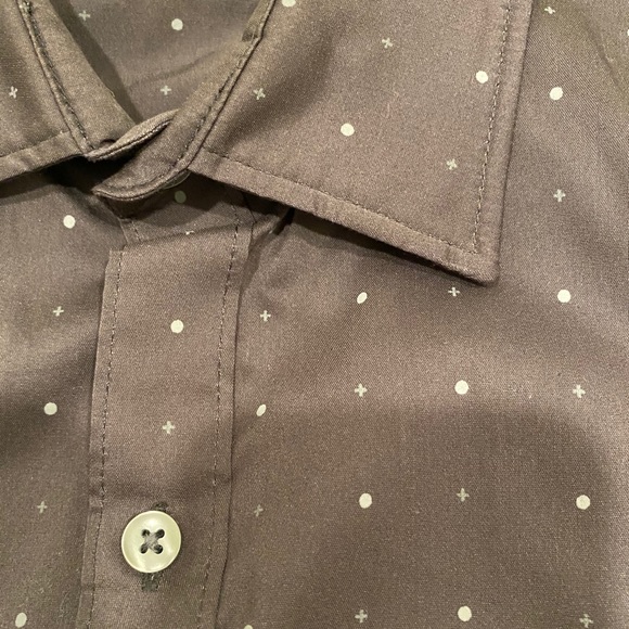 Van Heusen Dress Shirt - Picture 4 of 6